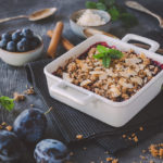 Zwetschgen-Blaubeer Crumble